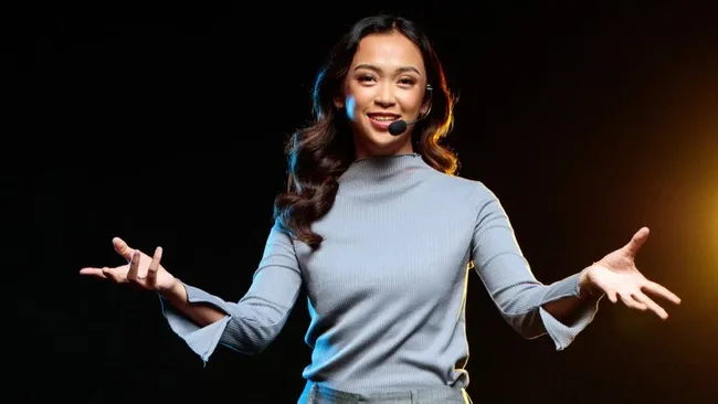 Body Language: Appear Confident and Poised When You Speak