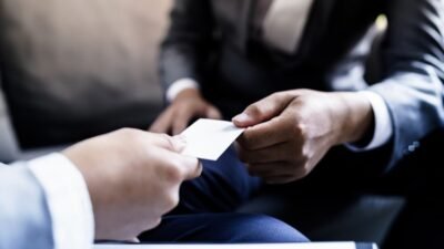 İletişime Giriş Temel Tutumlar & Kuşaklar Arası İletişim