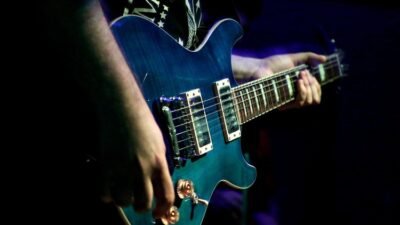 Cómo tocar Hard Rock y Heavy Metal en la Guitarra Eléctrica